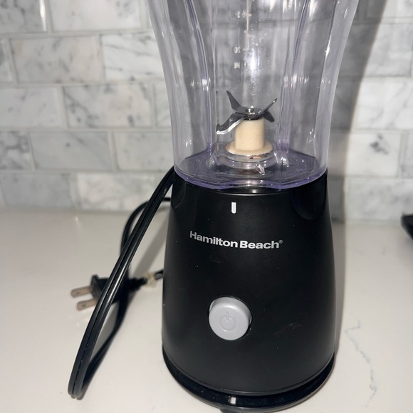 Smoothie Machine - Picture 2 of 3